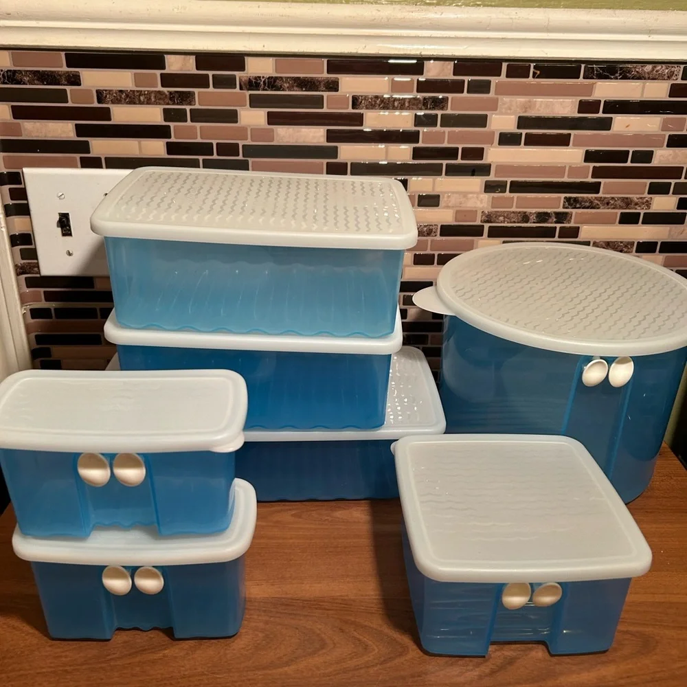 Tupperware FridgeSmart Blue Storage Container Set - Picture 2 of 6